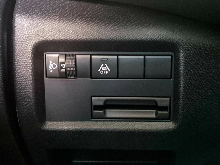 Vehicle Image 32