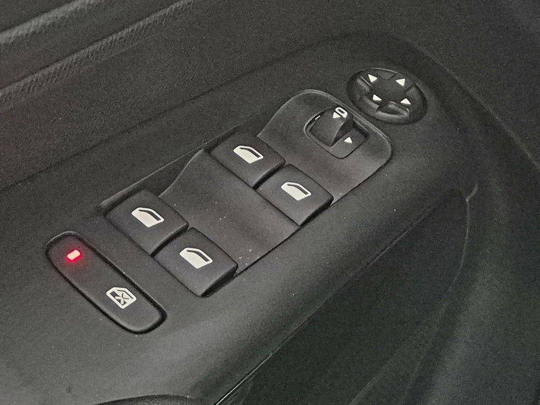 Vehicle Image 33