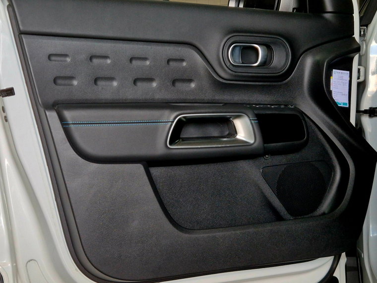 Vehicle Image 34