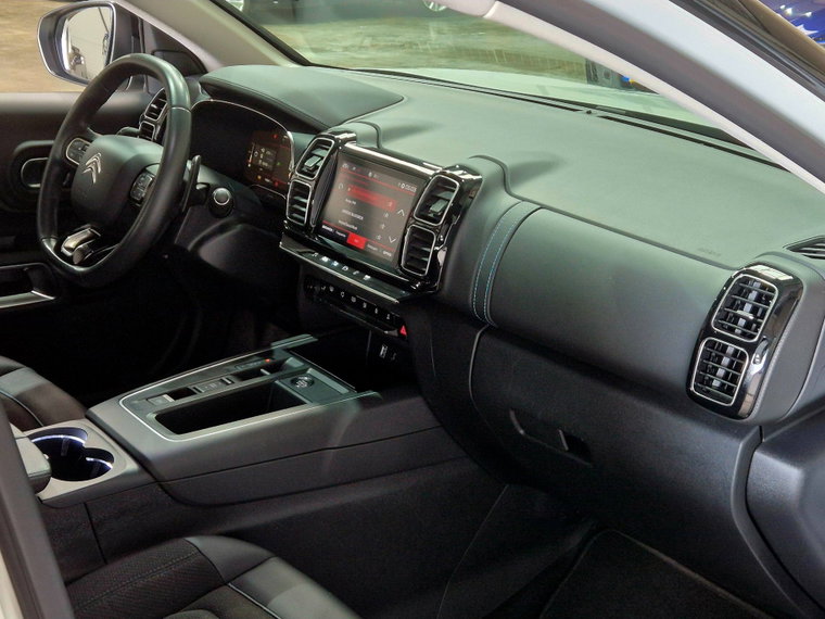 Vehicle Image 35