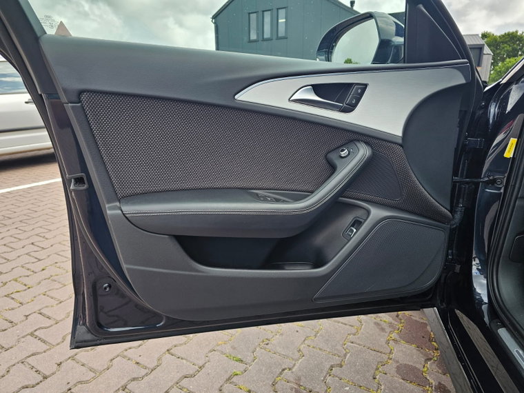 Vehicle Image 33
