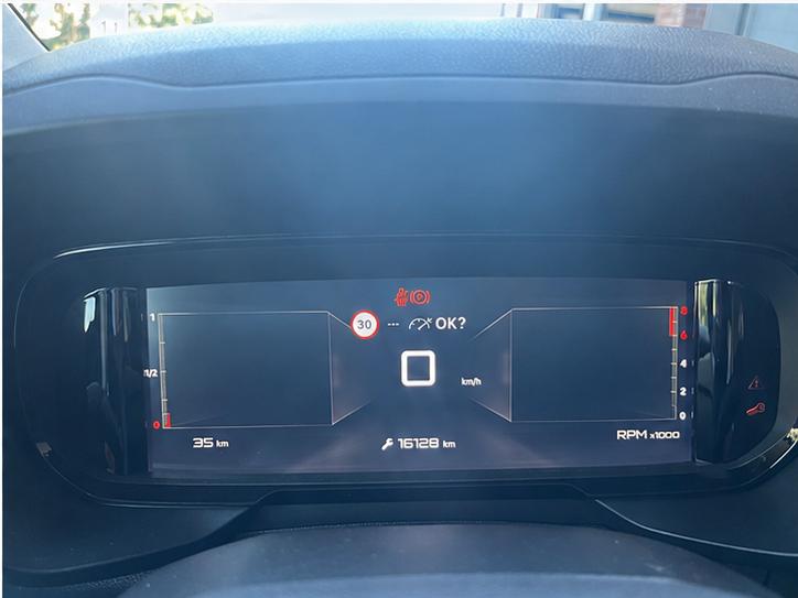 Vehicle Image 25