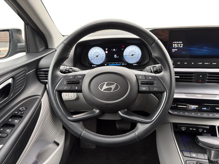 Vehicle Image 13