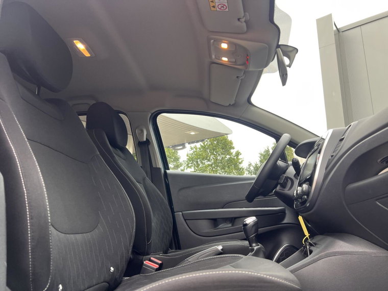 Vehicle Image 22