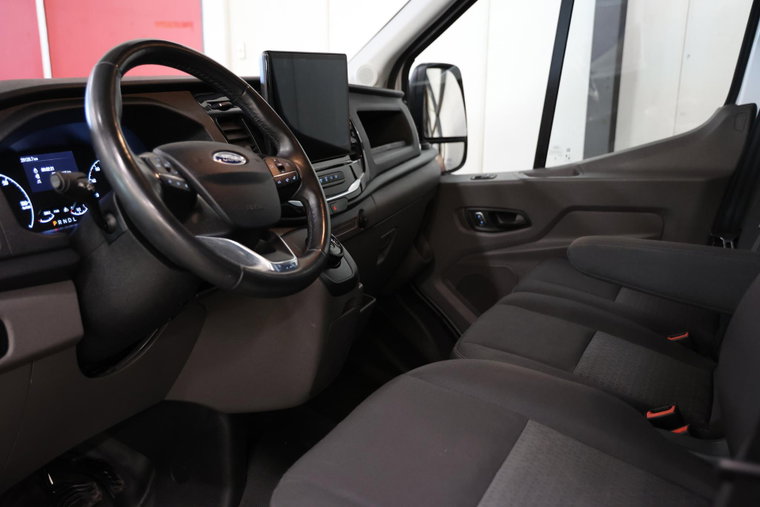 Vehicle Image 12