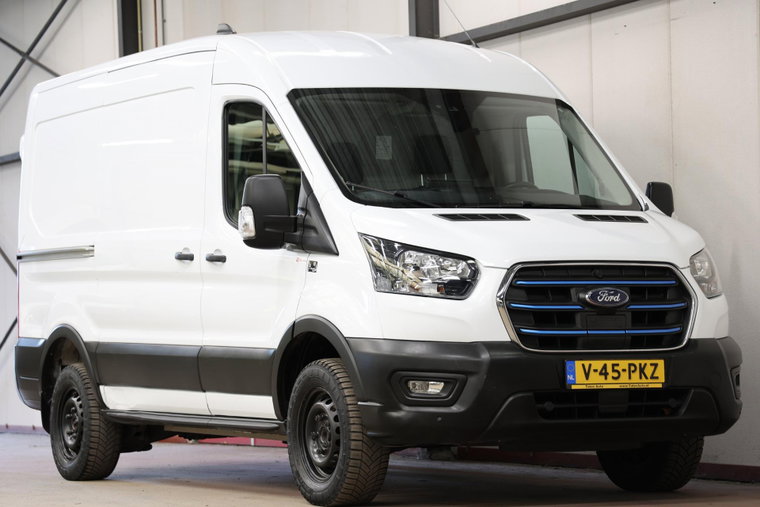 Vehicle Image 18