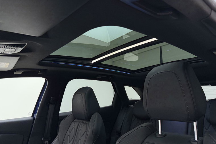 Vehicle Image 21
