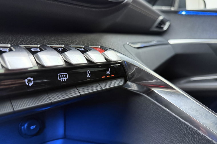 Vehicle Image 32