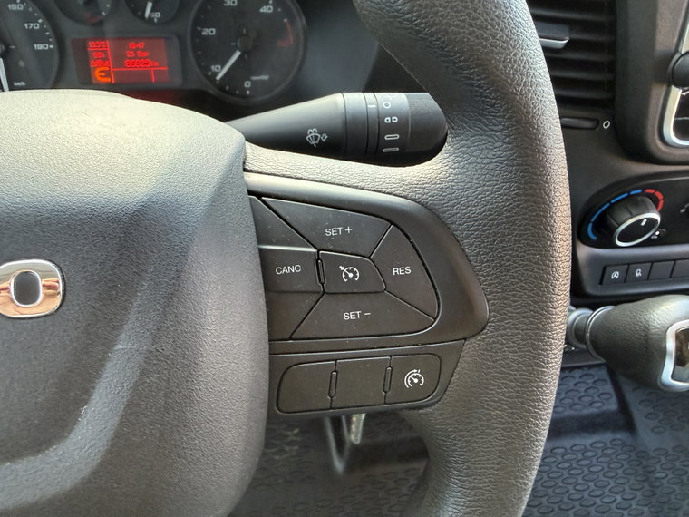 Vehicle Image 26
