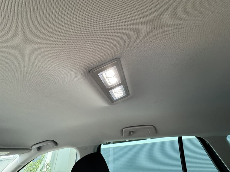 Vehicle Image 32