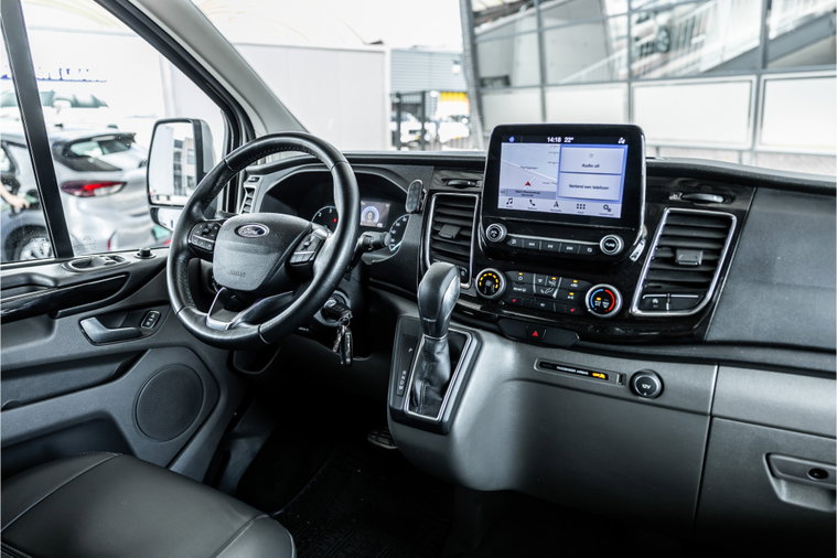Vehicle Image 13
