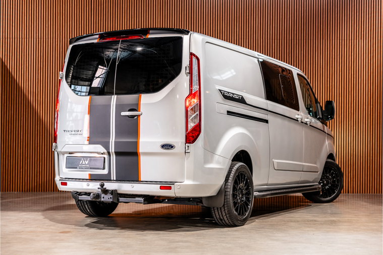 Vehicle Image 6