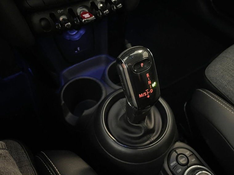 Vehicle Image 33