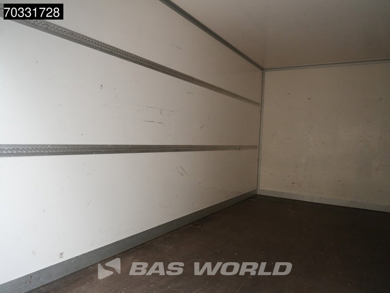Vehicle Image 38