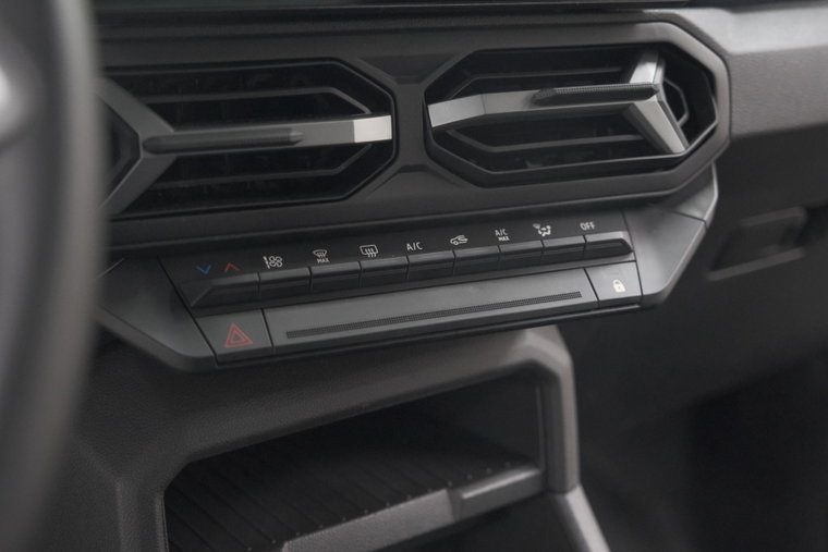 Vehicle Image 57
