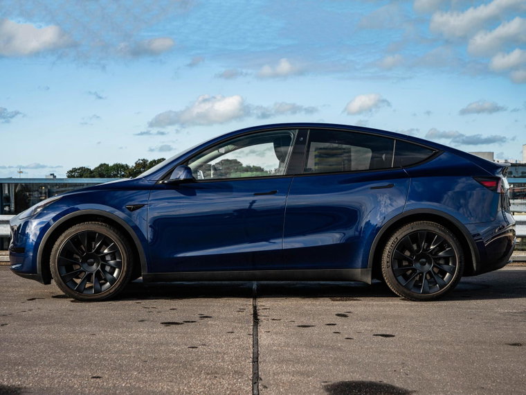 Vehicle Image 8