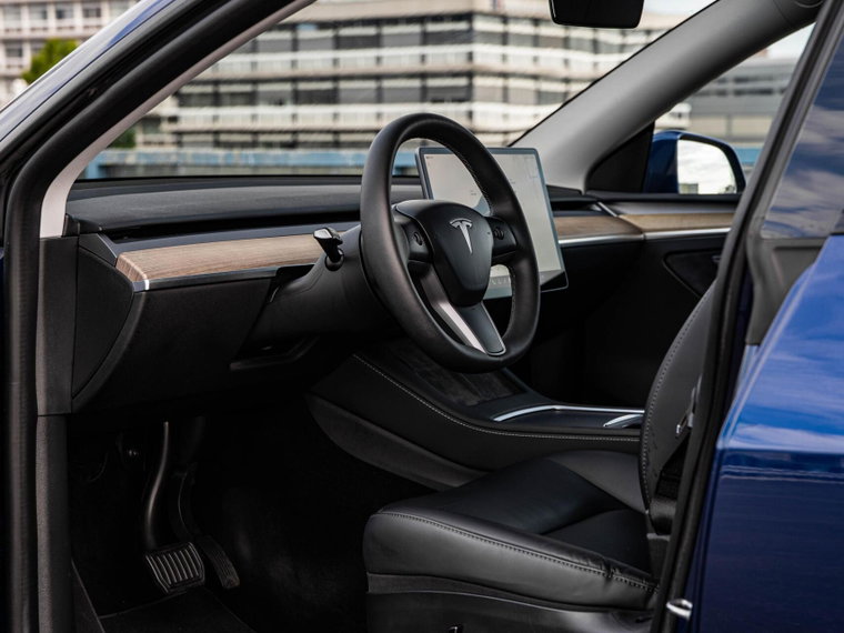 Vehicle Image 11