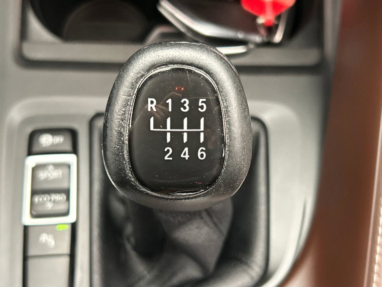 Vehicle Image 32