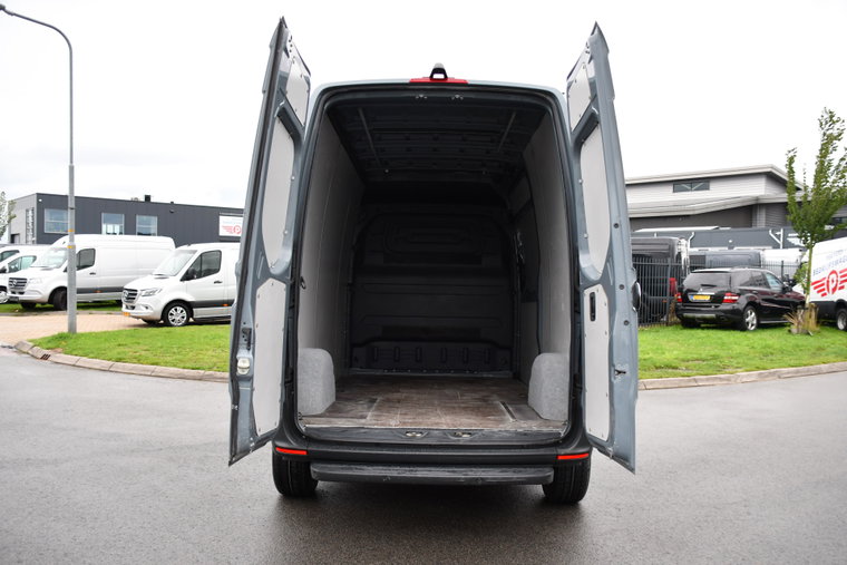 Vehicle Image 33