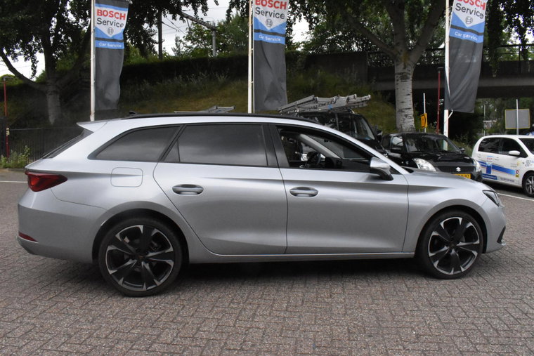 Vehicle Image 8