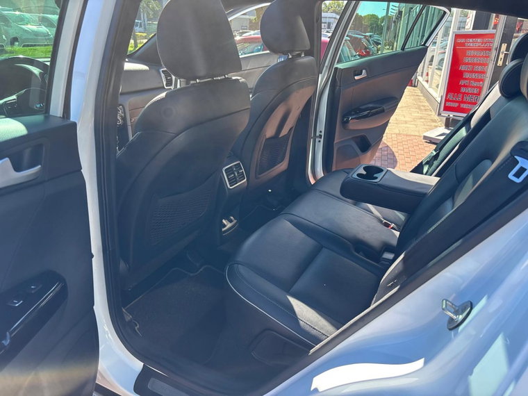 Vehicle Image 37