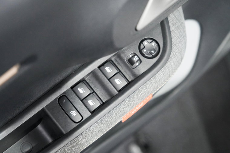 Vehicle Image 17