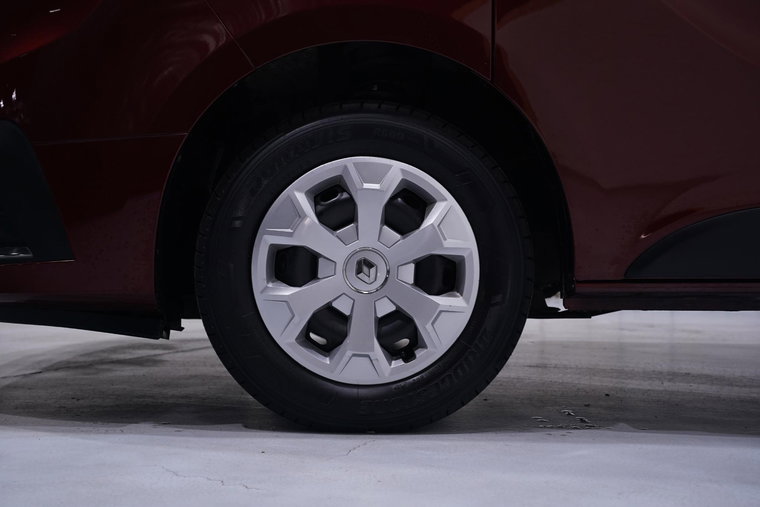 Vehicle Image 16