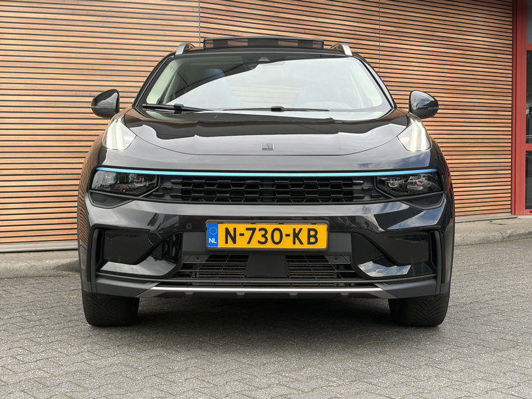 Vehicle Image 8