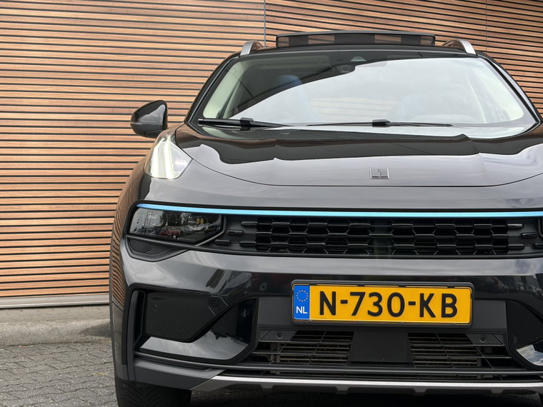 Vehicle Image 9