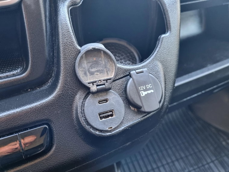 Vehicle Image 24
