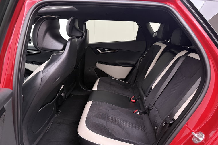 Vehicle Image 14