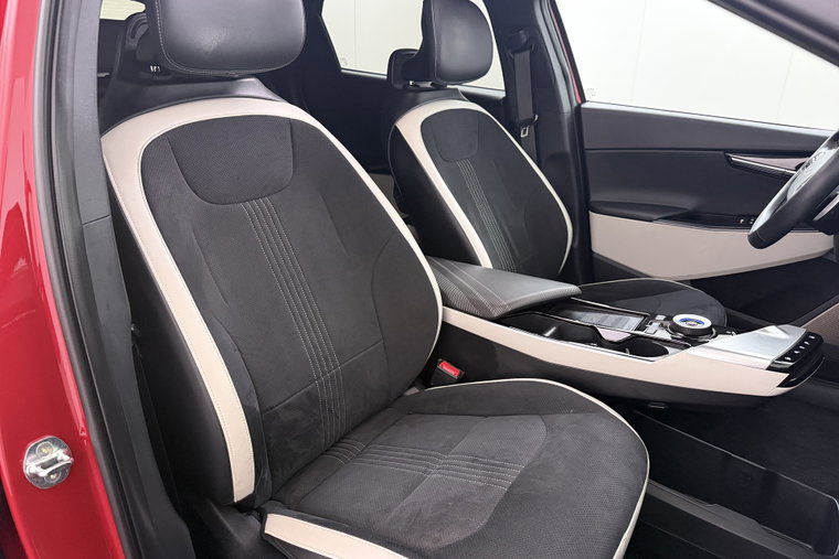 Vehicle Image 18