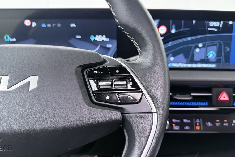 Vehicle Image 26