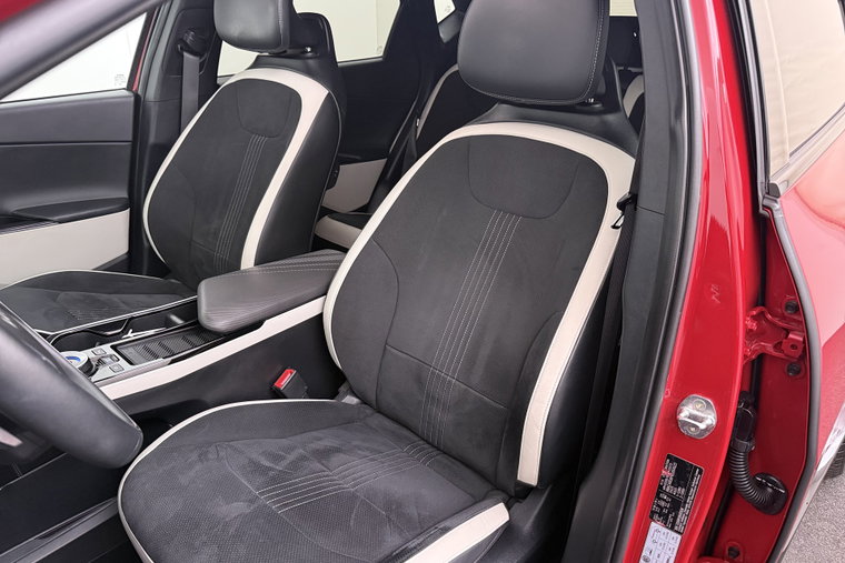 Vehicle Image 11