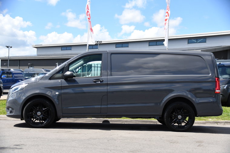 Vehicle Image 9