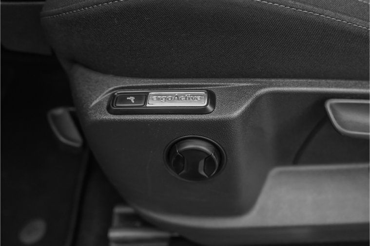 Vehicle Image 34