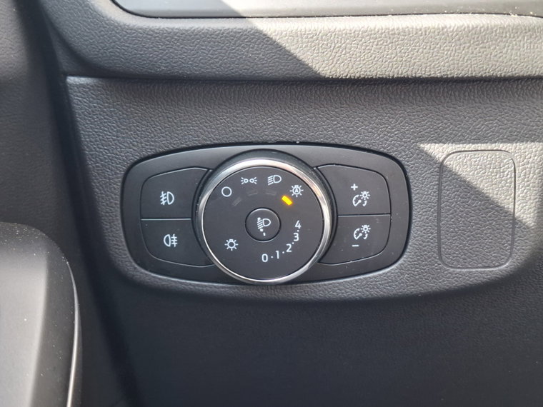 Vehicle Image 38