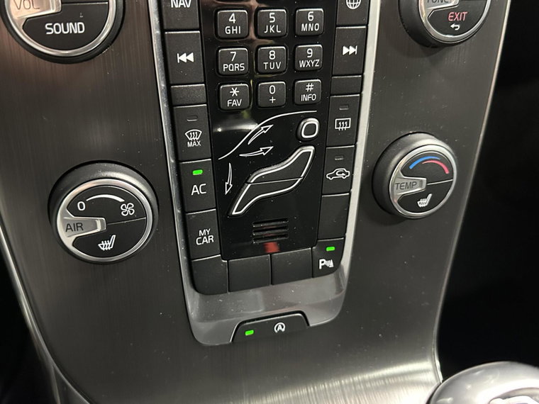 Vehicle Image 38