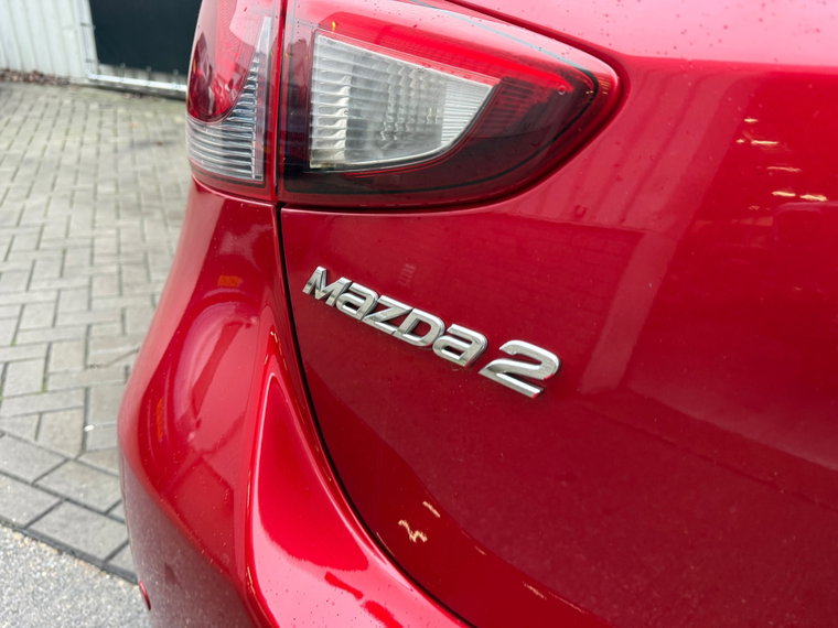 Vehicle Image 12