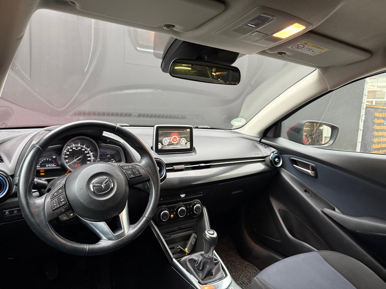 Vehicle Image 25