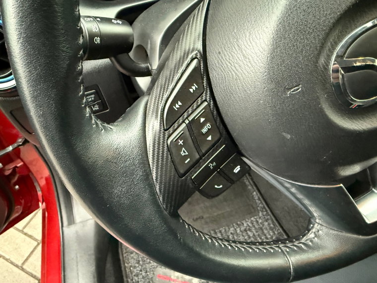 Vehicle Image 32