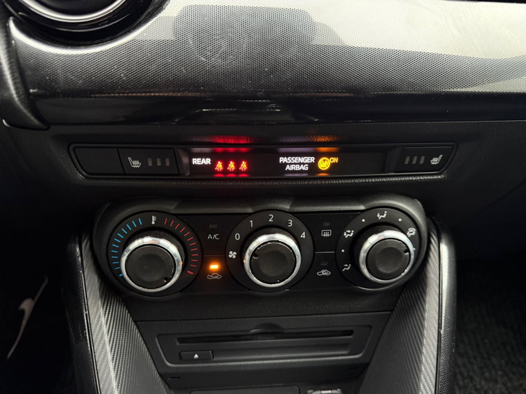 Vehicle Image 38