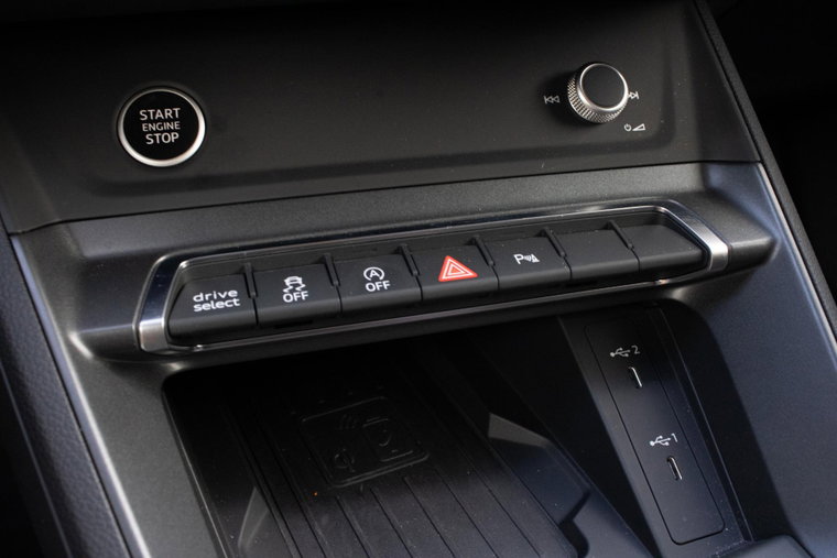 Vehicle Image 35
