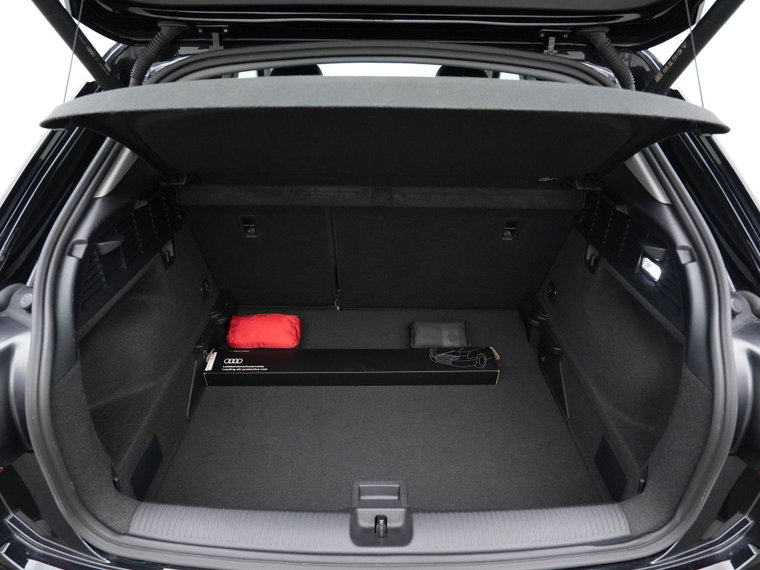 Vehicle Image 32