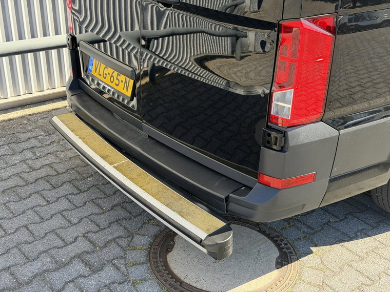 Vehicle Image 29