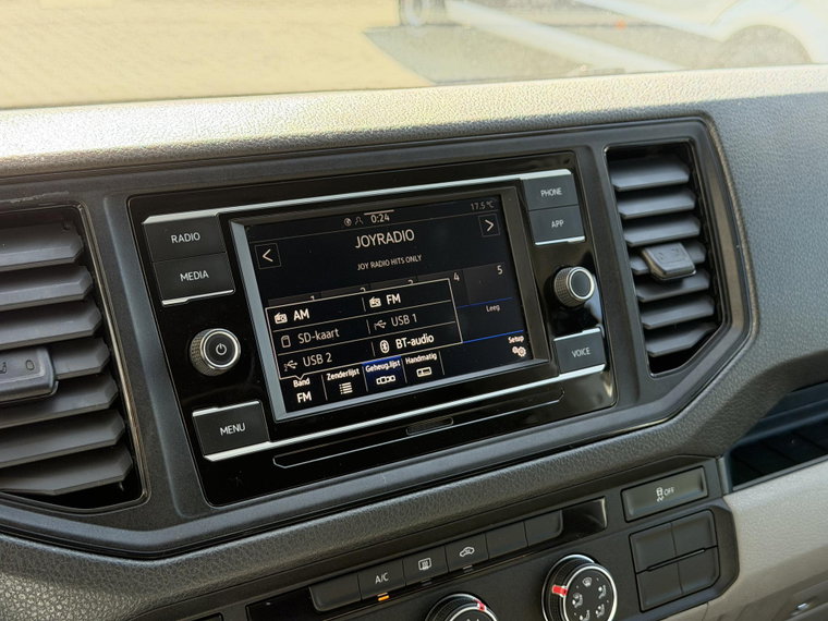 Vehicle Image 30