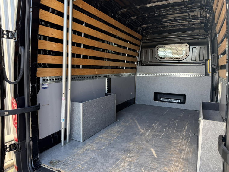 Vehicle Image 33