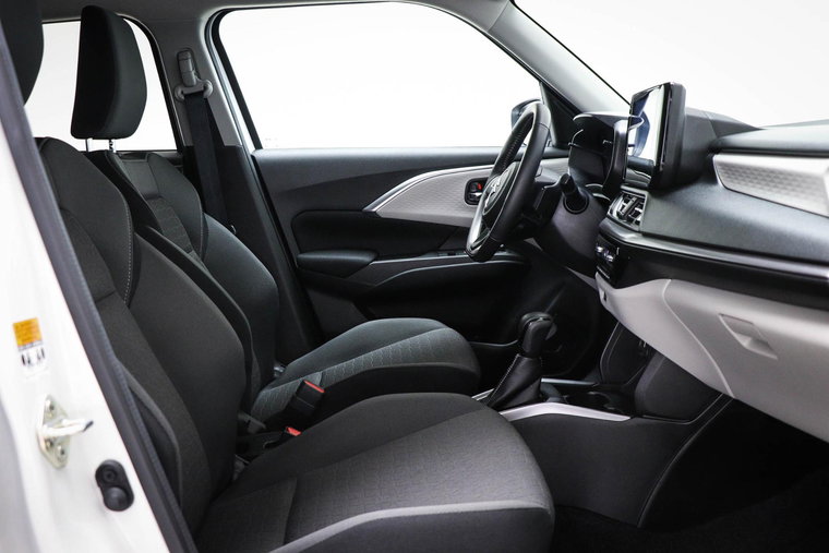 Vehicle Image 7