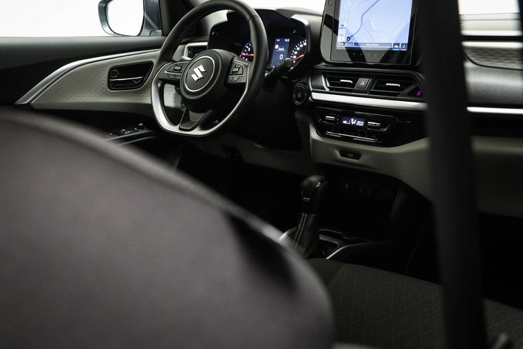 Vehicle Image 11