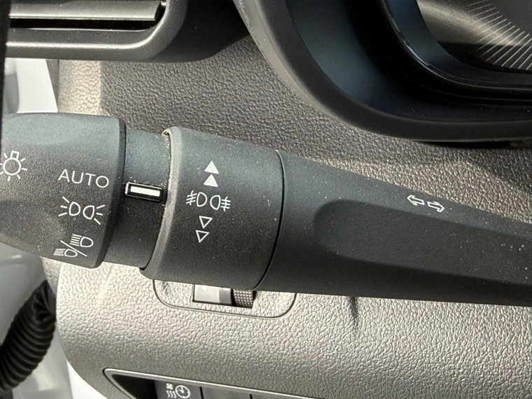 Vehicle Image 27
